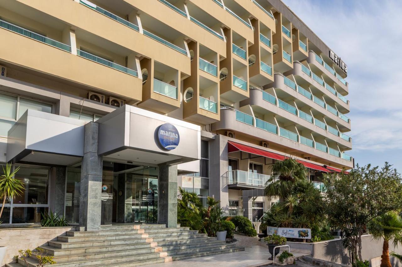 Marina Hotel 쿠사다시 외부 사진