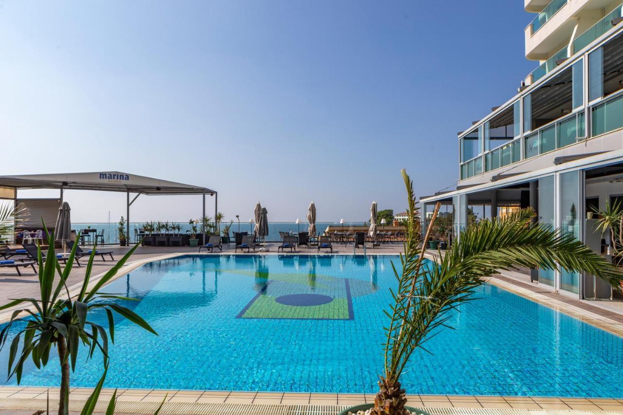 Marina Hotel 쿠사다시 외부 사진