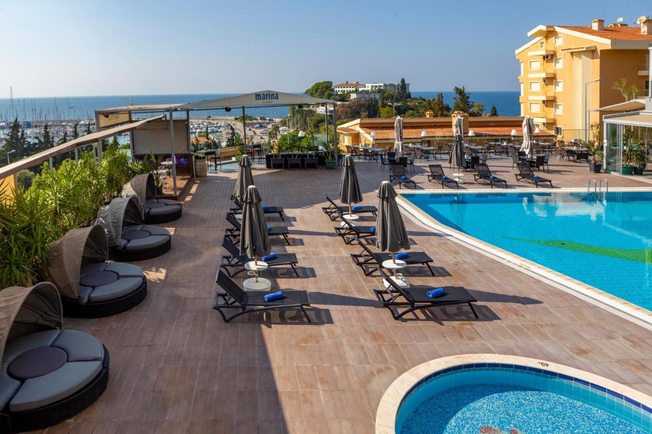 Marina Hotel 쿠사다시 외부 사진