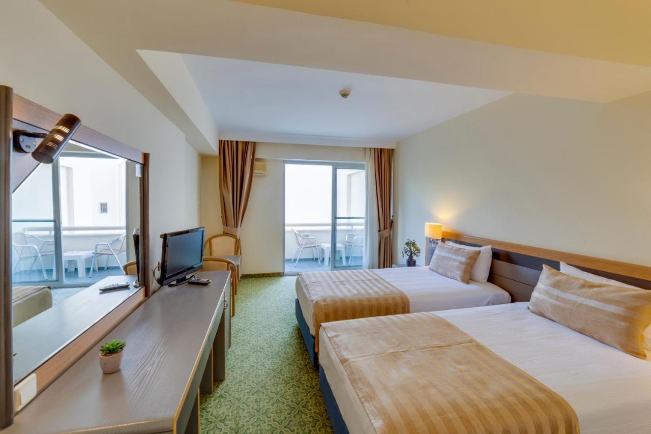 Marina Hotel 쿠사다시 외부 사진