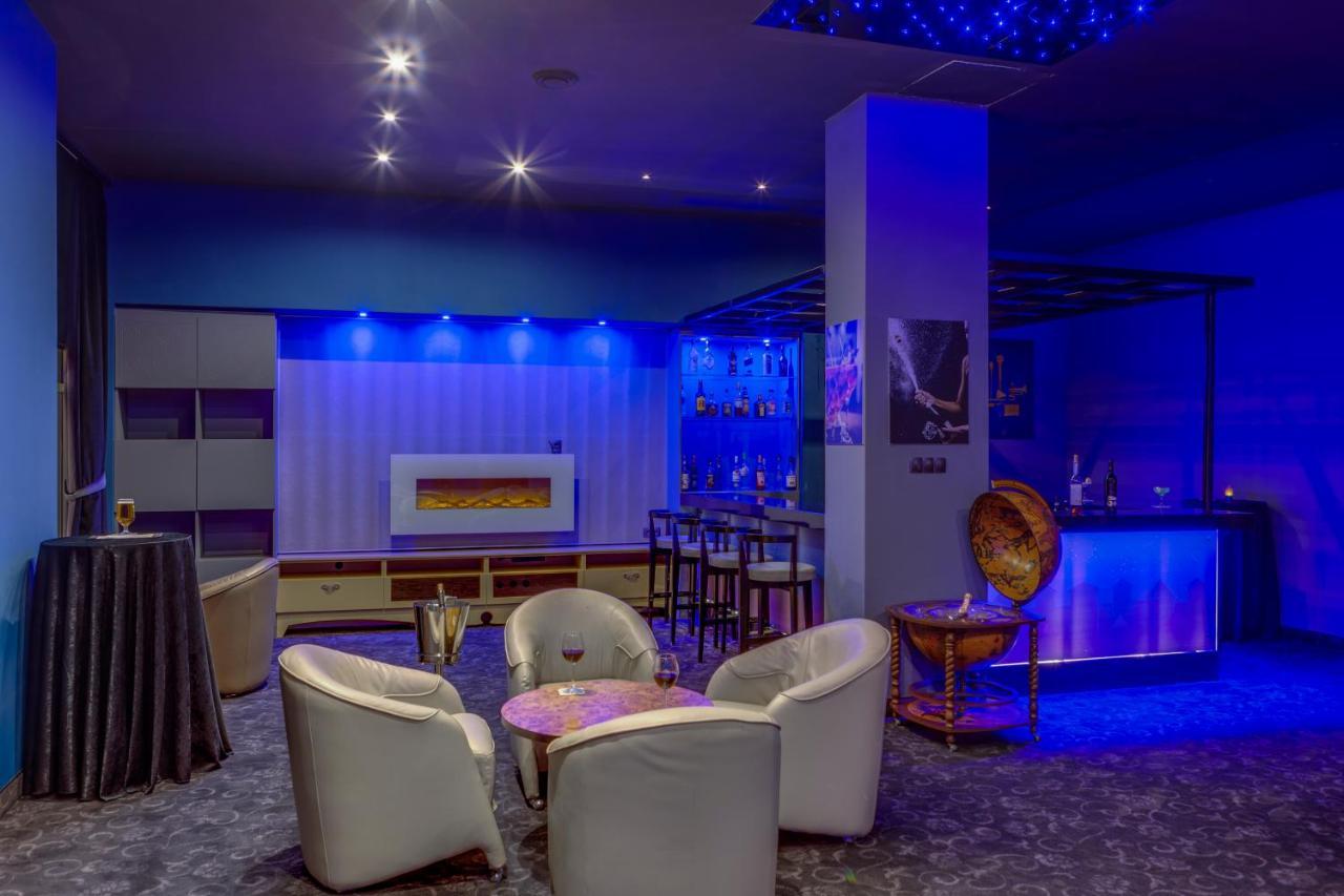 Marina Hotel 쿠사다시 외부 사진