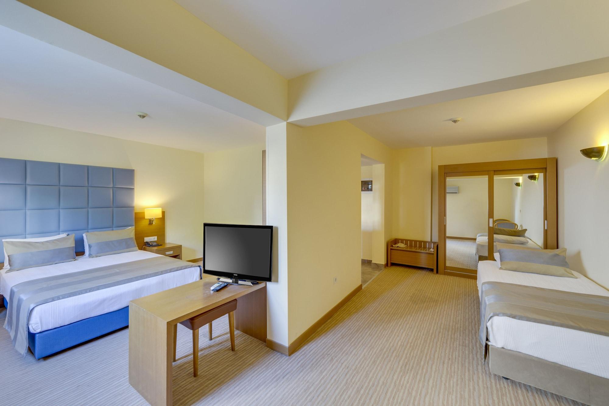 Marina Hotel 쿠사다시 외부 사진