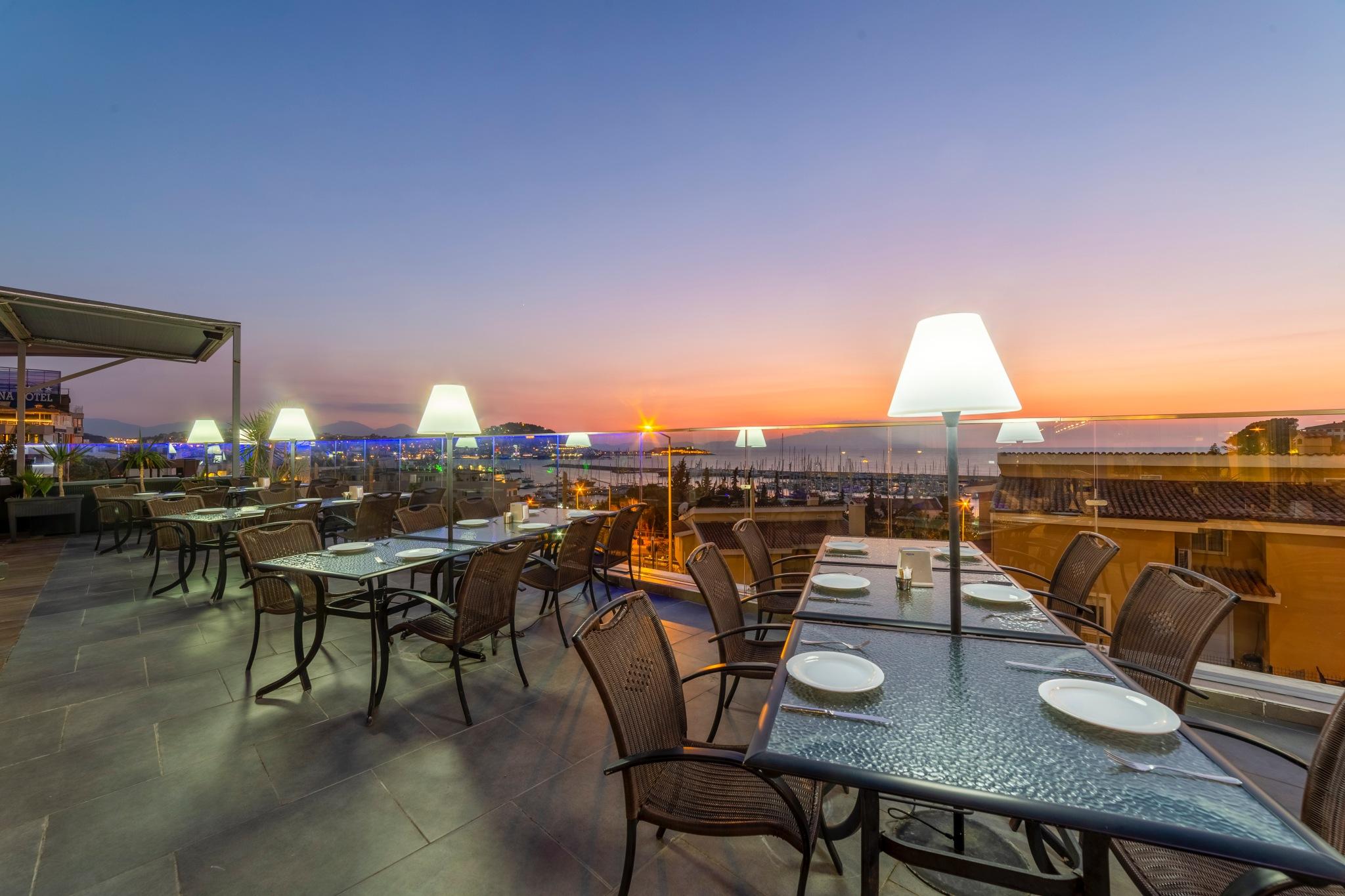 Marina Hotel 쿠사다시 외부 사진
