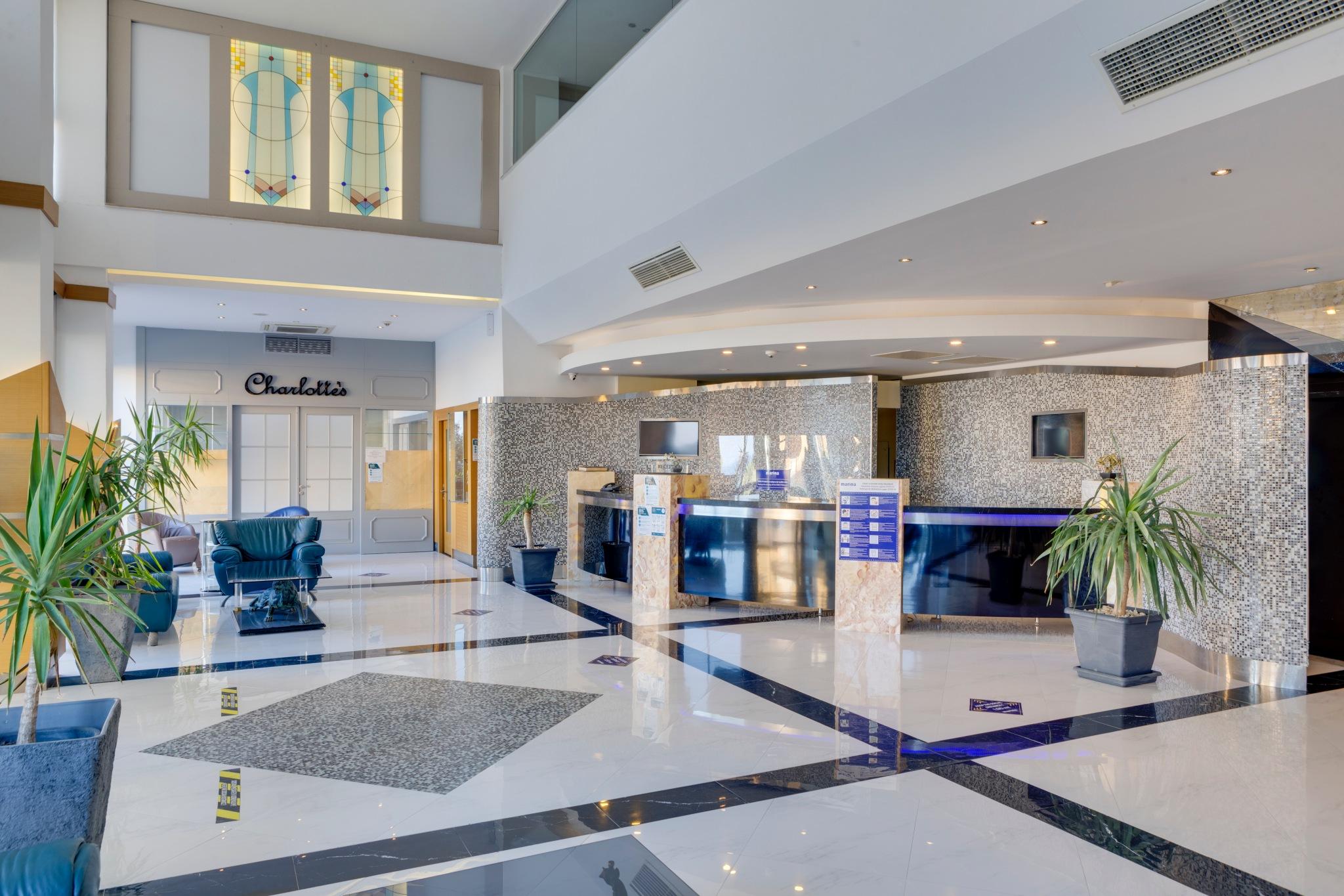 Marina Hotel 쿠사다시 외부 사진