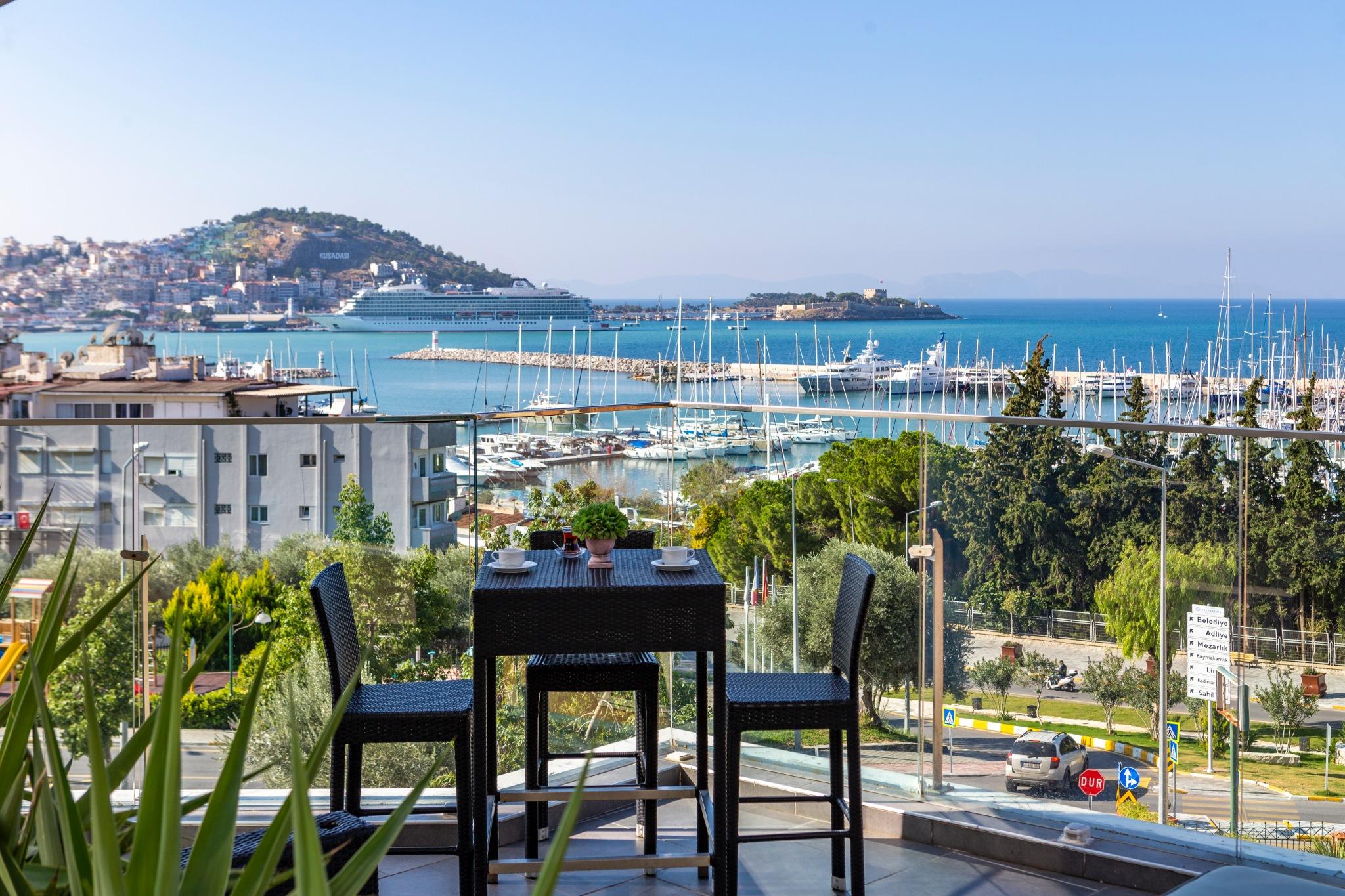 Marina Hotel 쿠사다시 외부 사진