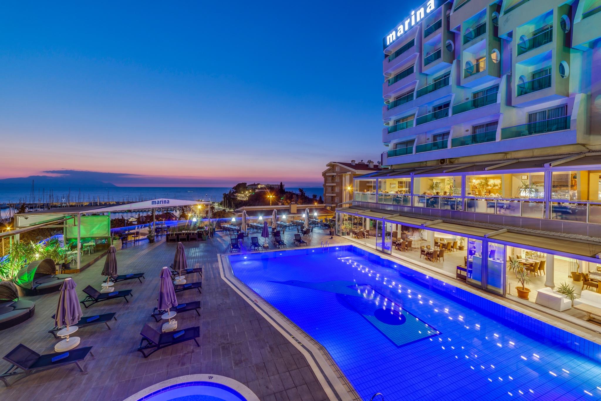 Marina Hotel 쿠사다시 외부 사진