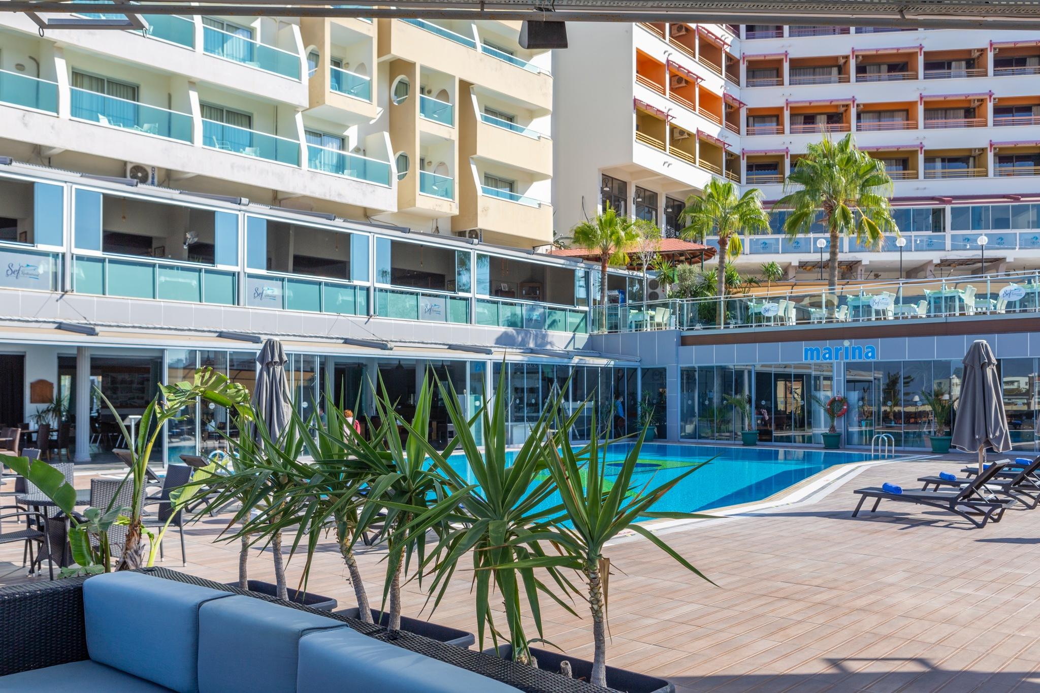 Marina Hotel 쿠사다시 외부 사진